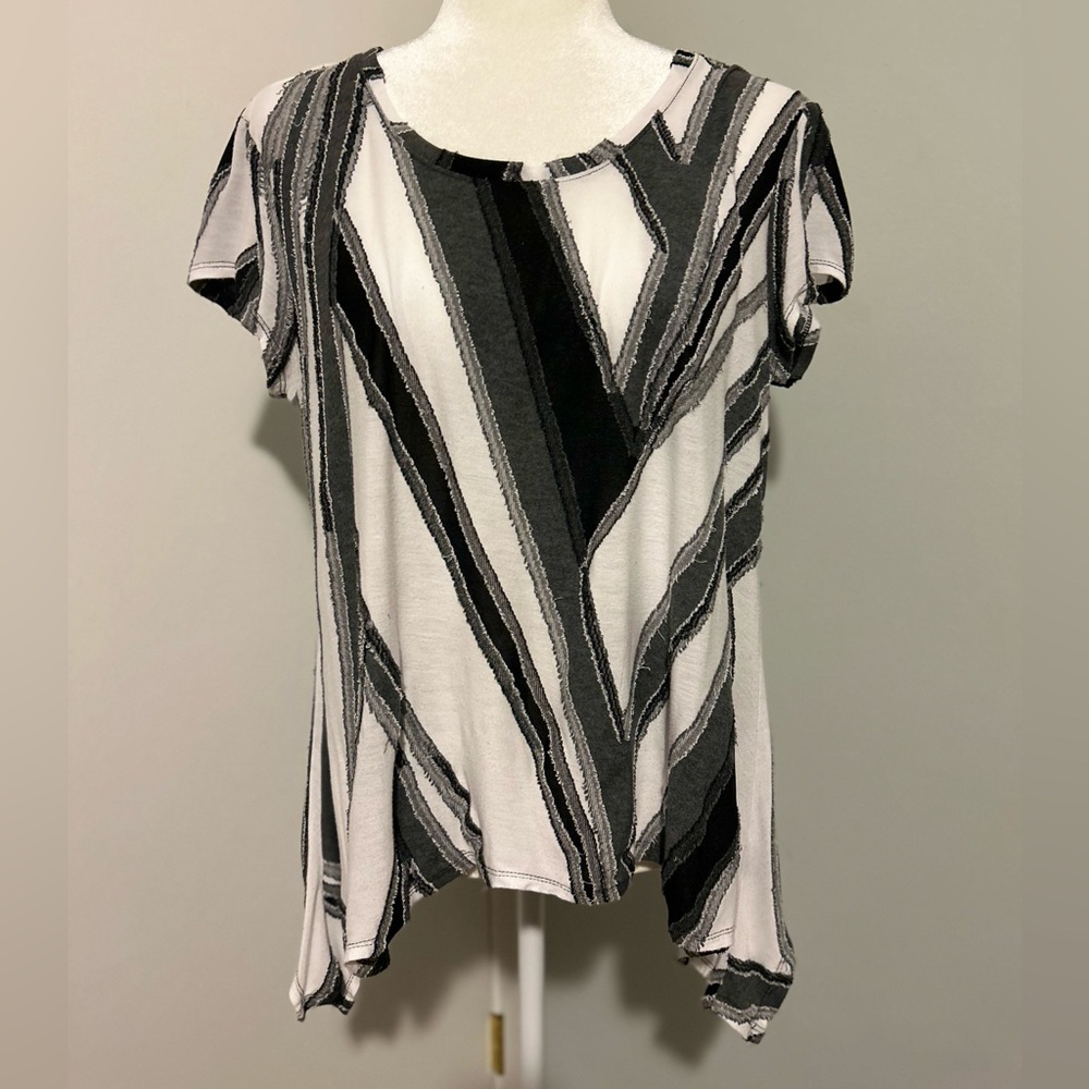 Simply Vera Vera Wang ,Women’s Wrinkle Resistant,Short Sleeve,Black & White, M